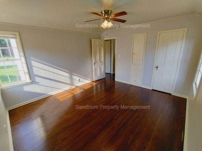 Building Photo - FOR LEASE | Tulsa | $1000 Rent | 2 Bed, 1 ...