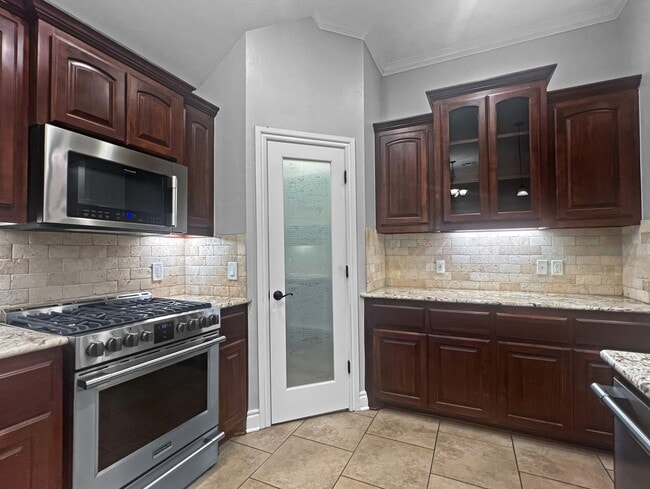 Building Photo - 903 SW 78th St