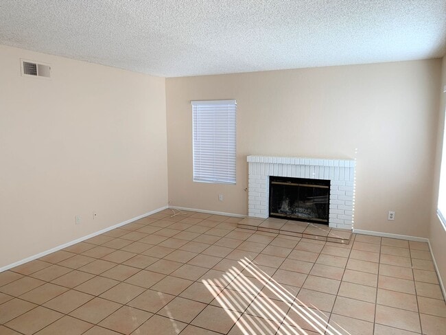 Building Photo - 1228 Scenic View St