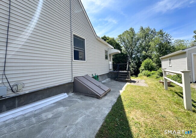 Building Photo - 225 Battis Rd