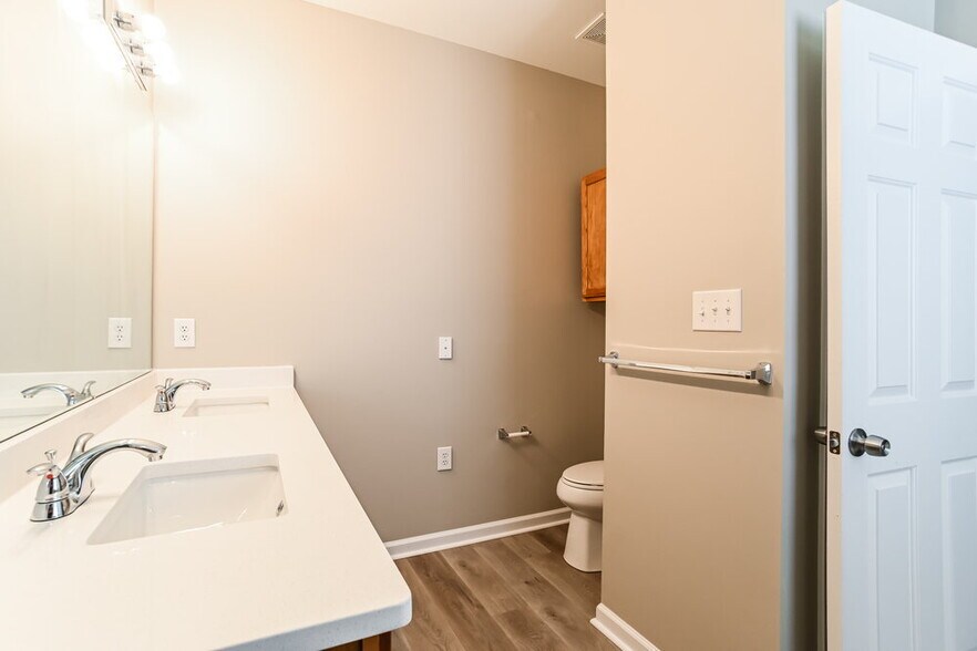 Building Photo - 4305 High Shoals Dr