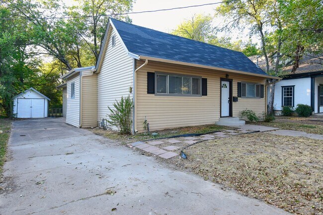 Primary Photo - 1507 Bois D'Arc St