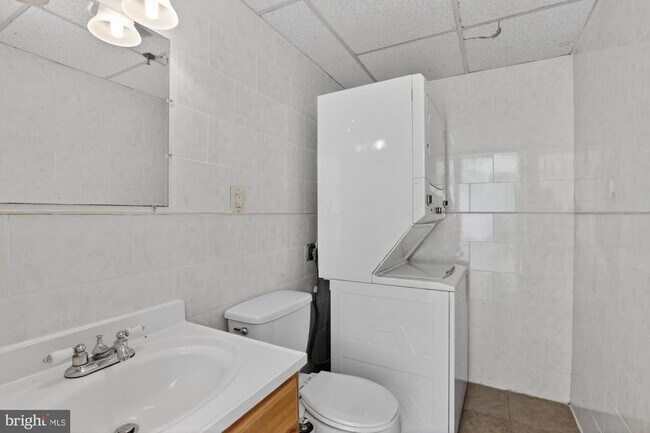 Building Photo - 301 Spring Garden St