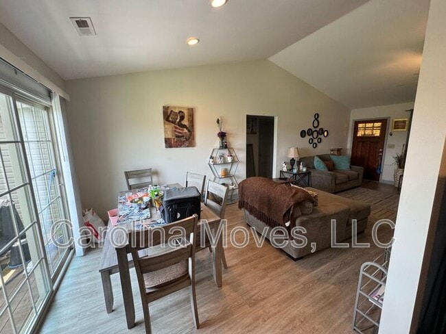 Building Photo - 260 Mabry St