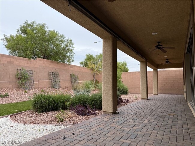 Building Photo - 8797 Pinley Spring St