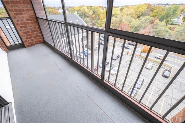 Building Photo - 100 High St