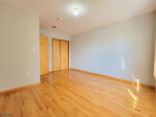 Building Photo - 430 Elm St