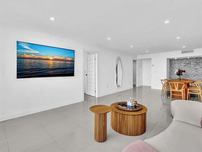 Building Photo - 20515 E Country Club Dr