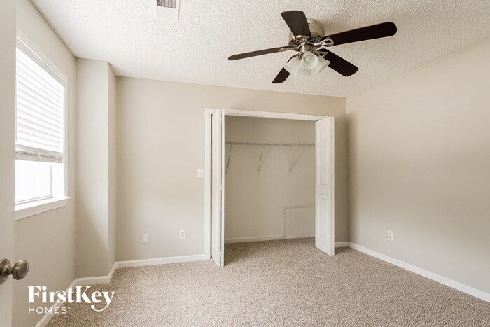 Building Photo - 1541 Timber Dr