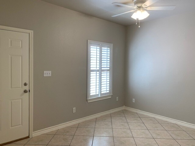 Building Photo - 1000 Ranchway Dr