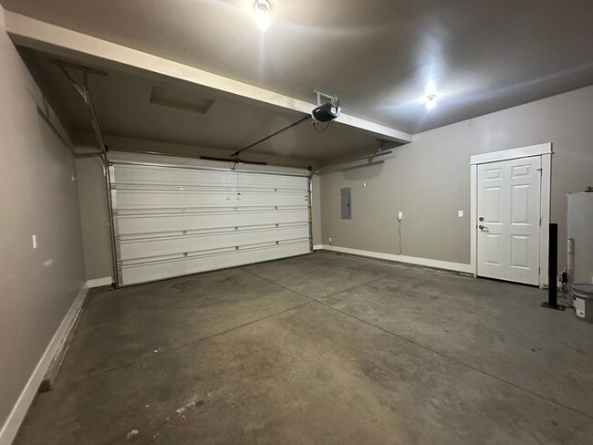 Building Photo - Beautiful home in Mirada!  A must see!