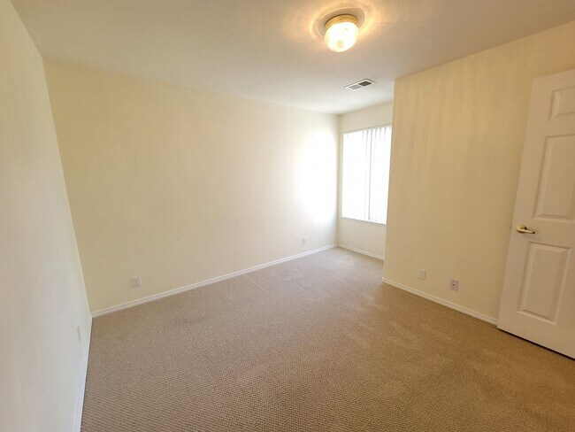Building Photo - 3650 Strawberry Field Grove