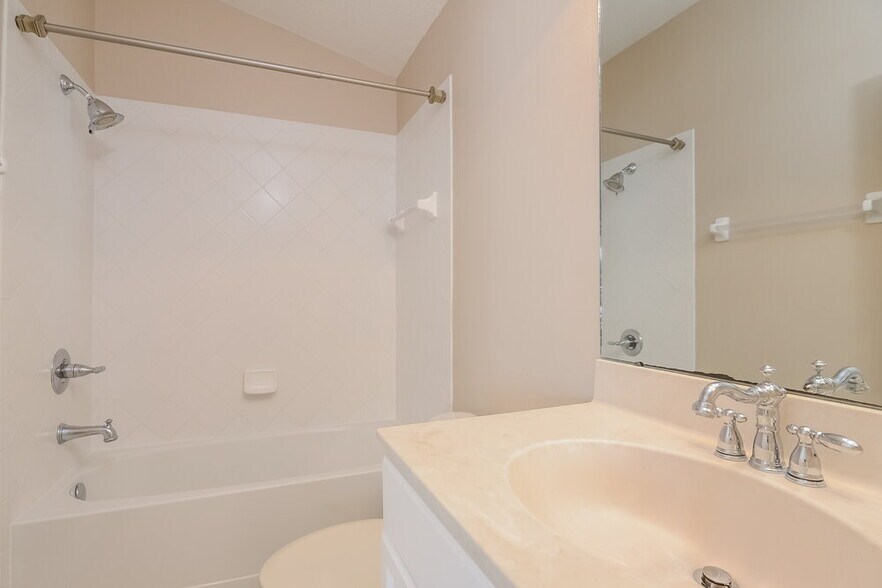 Building Photo - 7830 Grasmere Dr
