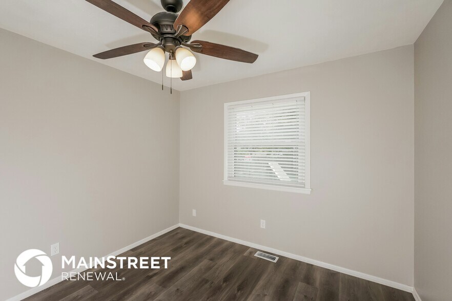 Building Photo - 7415 Hallmark Dr