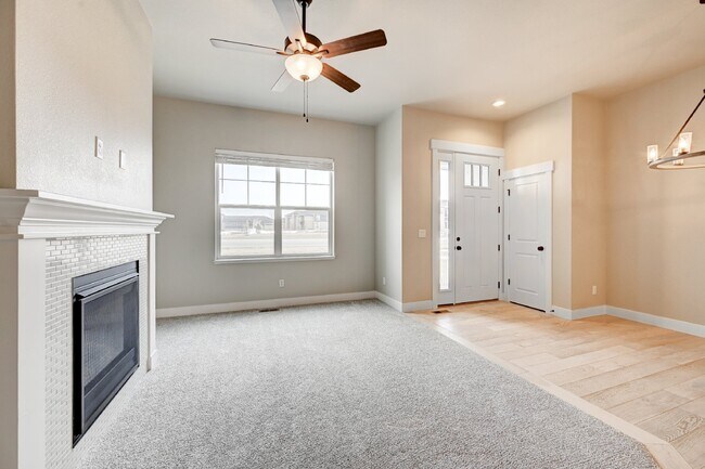 Building Photo - $2,350.00 - 2 Beds, 2.5 Baths, Townhouse i...