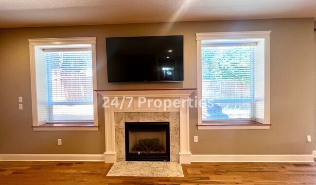 Building Photo - Large 4BD I 2.5BA Home - West Linn!