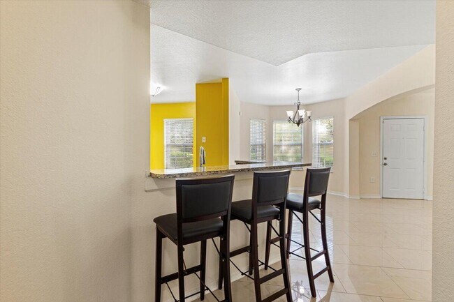 Building Photo - 110 SW Peacock Blvd