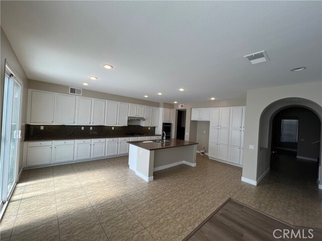 Building Photo - 6686 Sand Dunes St