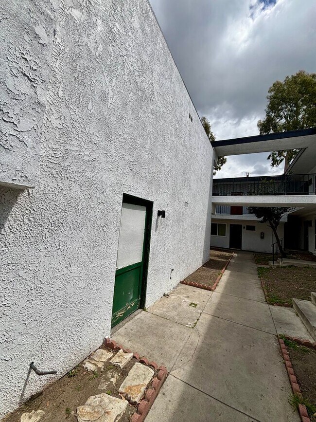 Building Photo - 10635 Sherman Grove Ave