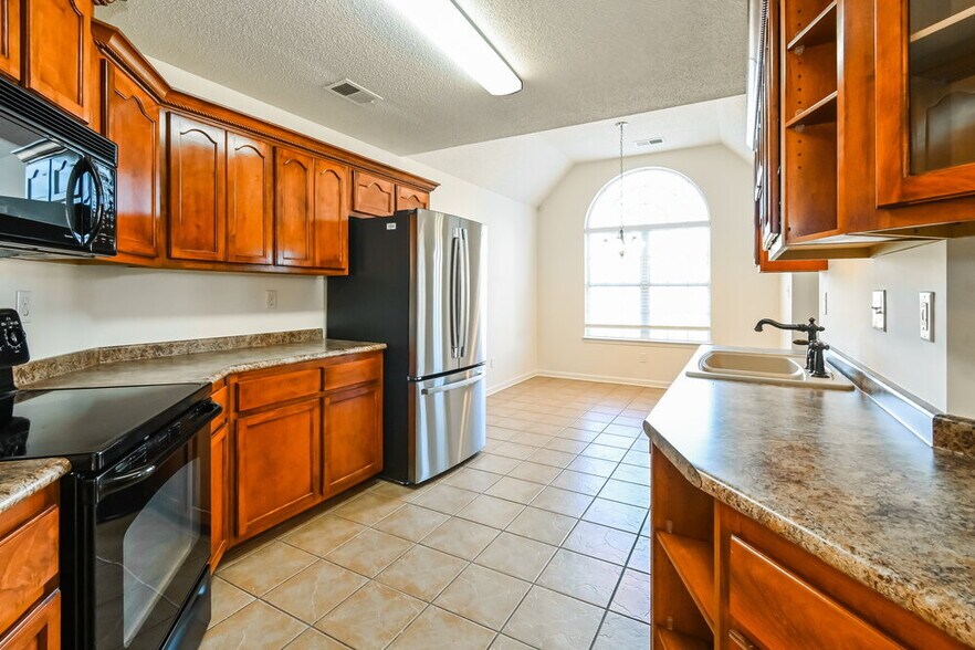 Building Photo - 7499 Essayons Dr