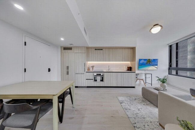 Building Photo - 225 N Miami Ave