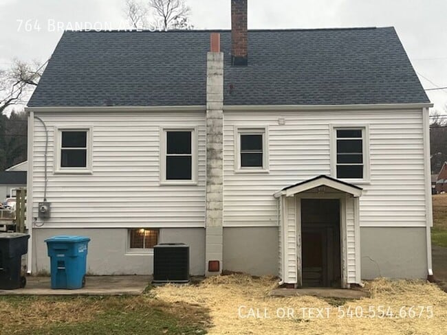 Building Photo - 764 Brandon Ave SW