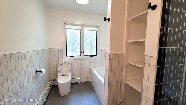 Building Photo - 90 Van Dale Rd