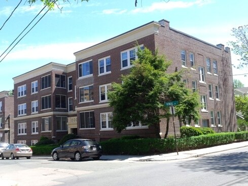 Building Photo - 5 Vinal St