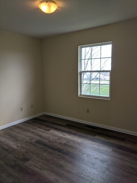 Building Photo - 115 Arbor Ln