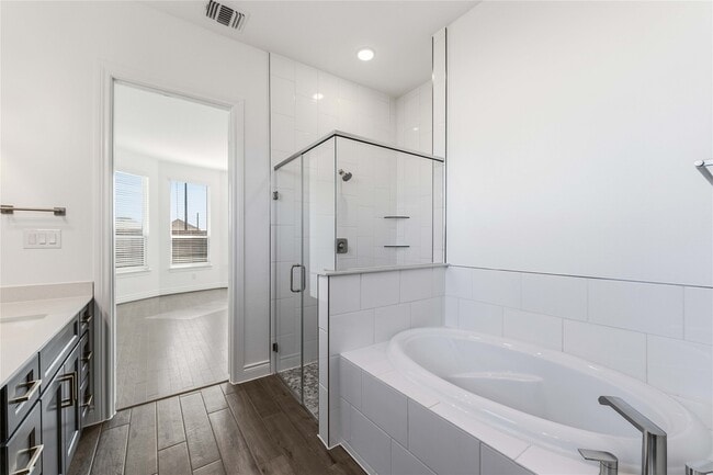 Building Photo - 3710 Highcliffe Dr