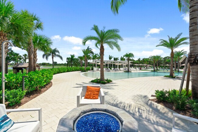 Building Photo - 13692 Cross Pointe Dr