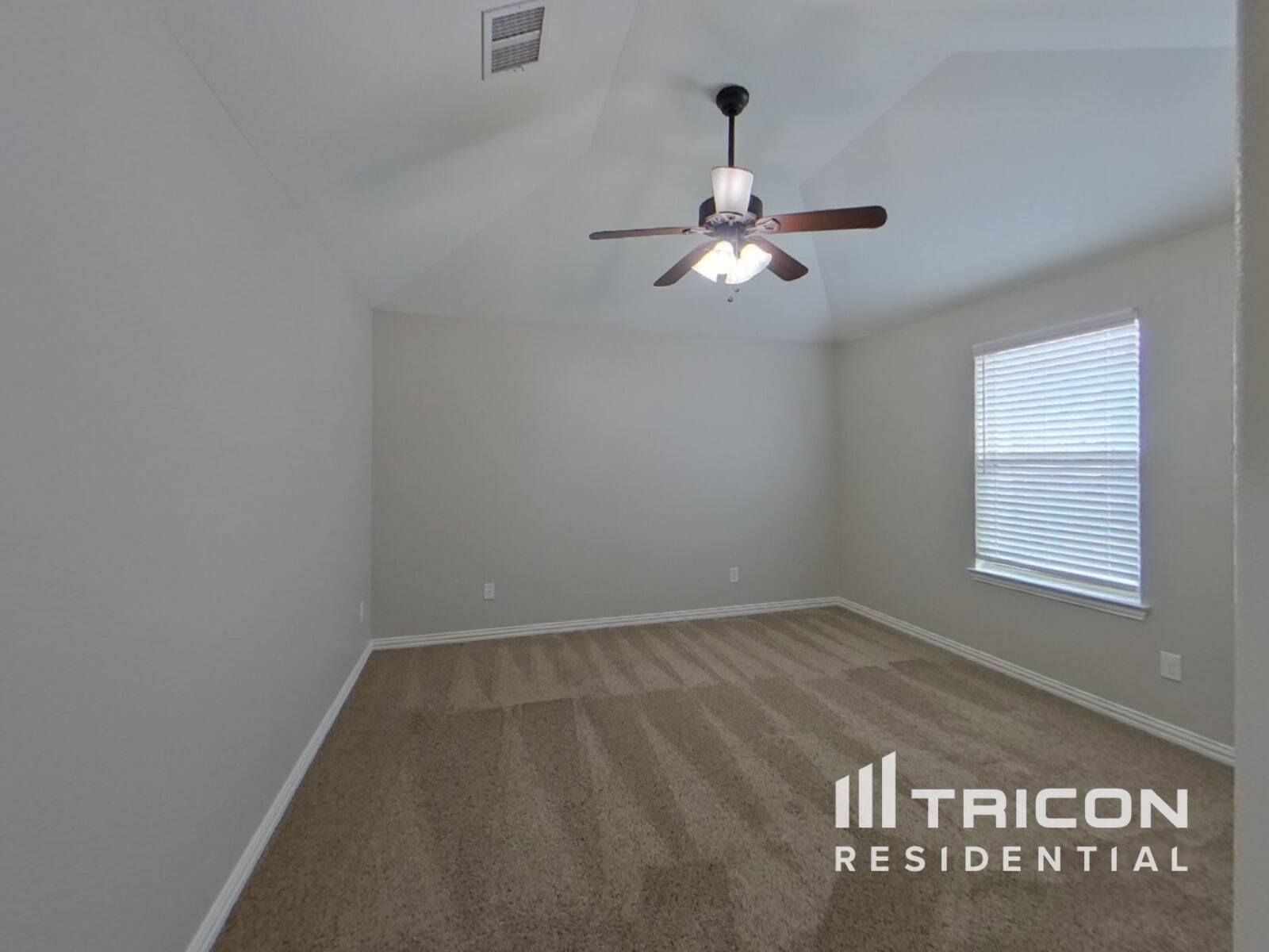 Building Photo - 5616 Granada Dr
