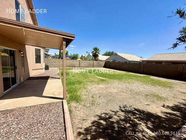 Building Photo - 599 W Country Estates Ave