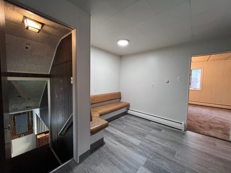 Building Photo - 304 Marie St