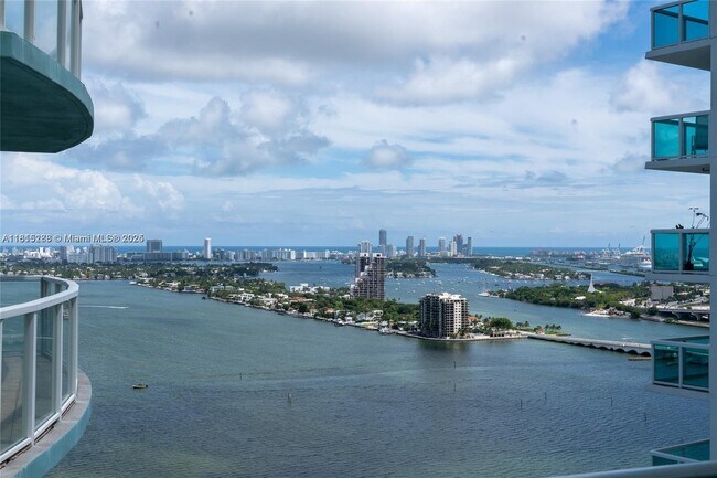 Building Photo - 1900 N Bayshore Dr
