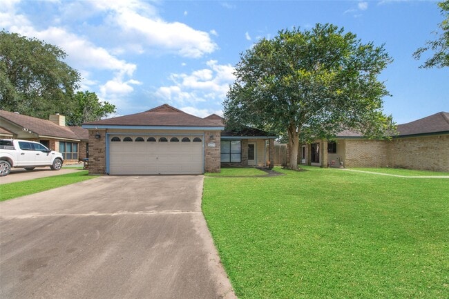 Building Photo - 2417 Hedgerose Ln
