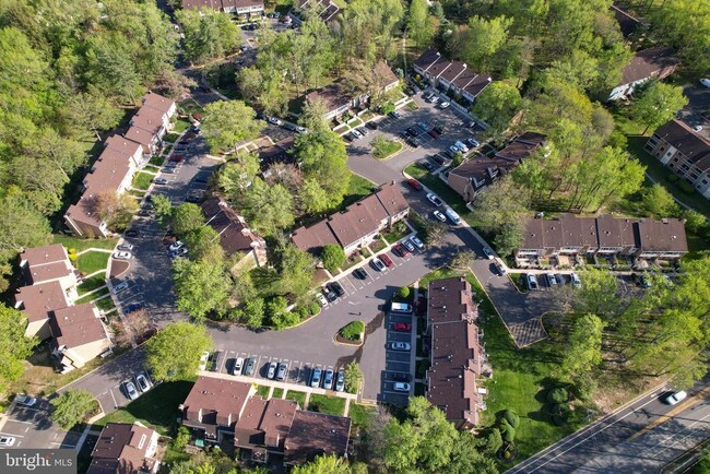 Building Photo - 1035 Pendleton Ct