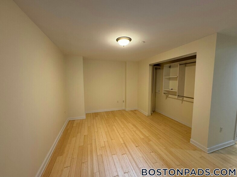 Building Photo - 40 Boylston St