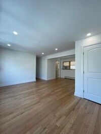Building Photo - 307 9th St