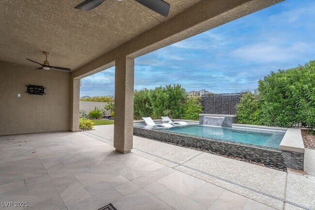 Building Photo - 2489 Cingoli St