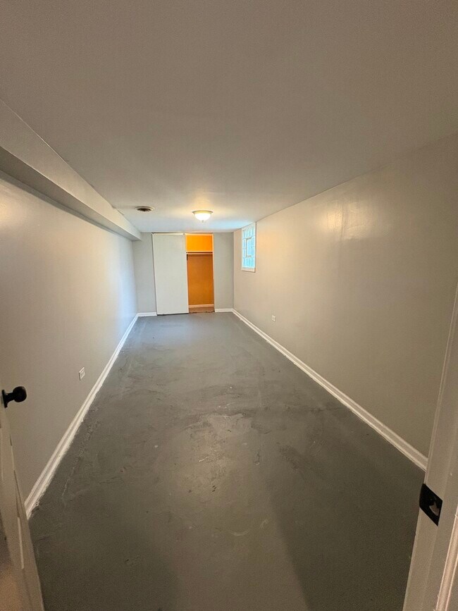 Building Photo - 9331 S Evans Ave