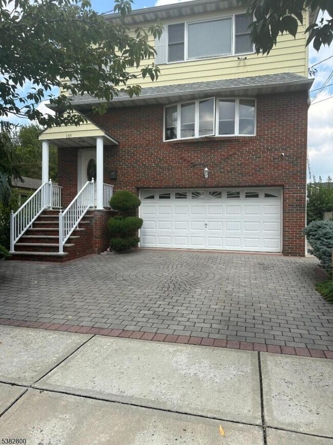Primary Photo - 135 Sanford Ave