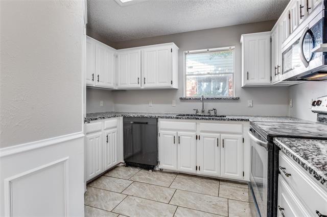 Building Photo - 1311 Willowbrook St