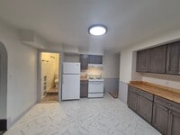 Building Photo - 416 Daly St