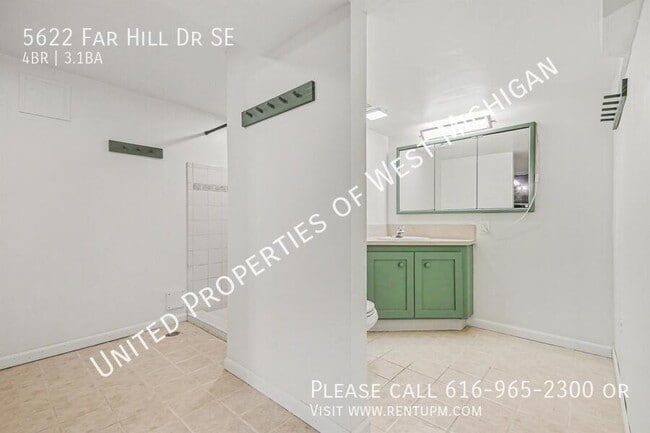 Building Photo - 5622 Far Hill Dr SE