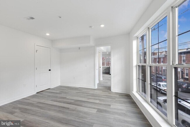 Building Photo - 1116 S 7th St