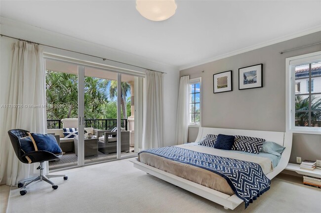 Building Photo - 19227 Fisher Island Dr