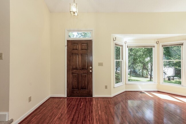 Building Photo - Four Bedroom Home!