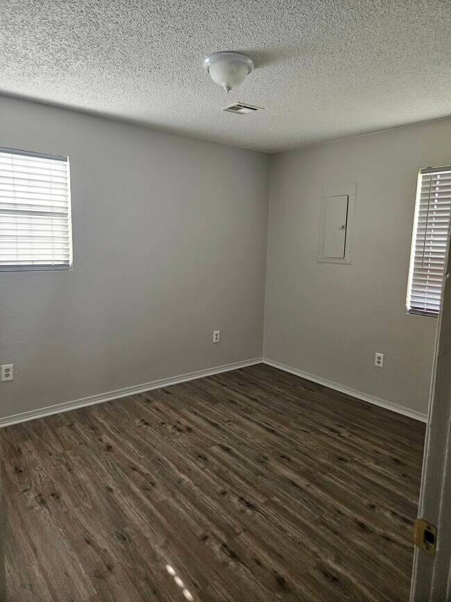 Building Photo - 1830 N Troost Ave