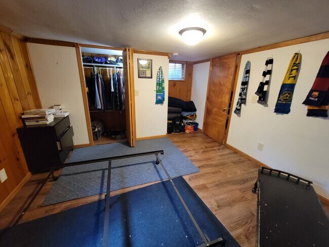 Building Photo - 3bd/2ba Mpls House with Optional 3rd Bd & ...